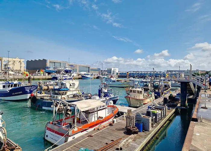 Casa vacanze Maison T4 Rénovée - Jardin Privé - Et Commerces à Pied - Stationnement Inclus - Fr-1-331-32