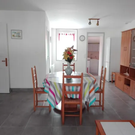 Maison T4 Renovee - Jardin Prive - Et Commerces A Pied - Stationnement Inclus - Fr-1-331-32