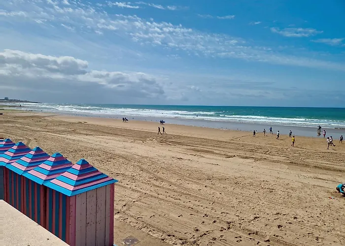 Maison T4 Rénovée - Jardin Privé - Et Commerces à Pied - Stationnement Inclus - Fr-1-331-32 *